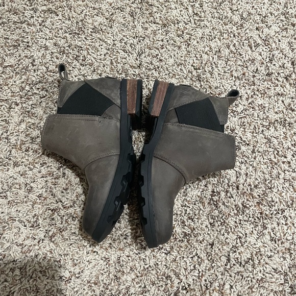 Sorel boots - Picture 10 of 11